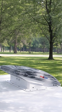 claraboya ventilada con domo transparente