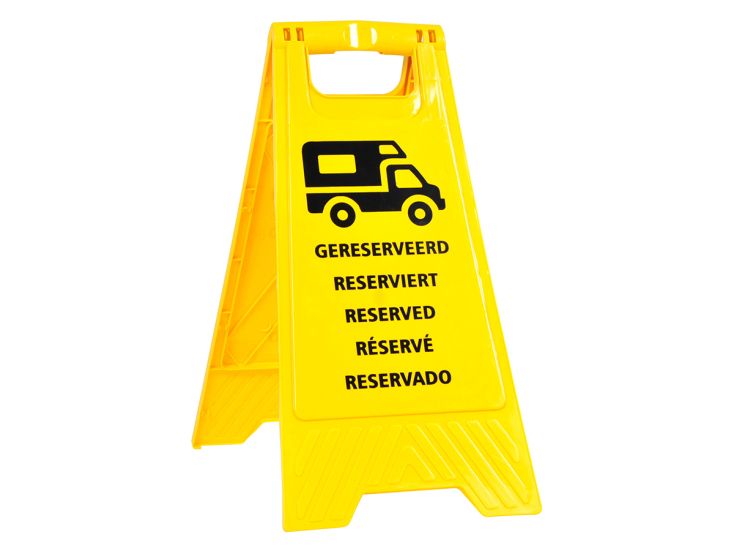 Señal amarilla reservado autocaravanas